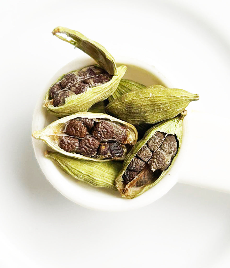 Premium Pure Ground Green Cardamom Seeds – 100% Natural Freshly Ground Spices /Coarse Ground Powder